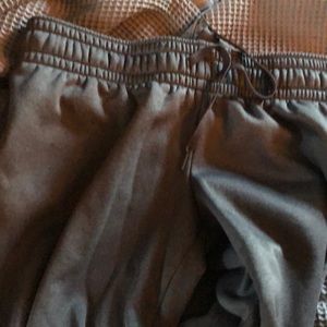 Under armor sweats in grey